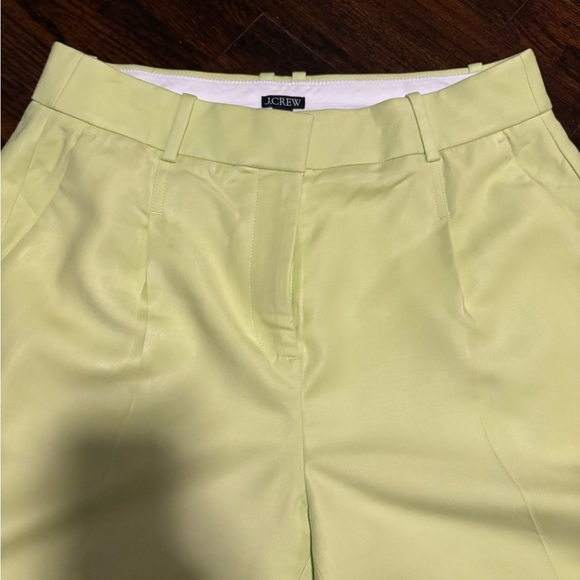 Size 6 chartreuse Bermuda shorts. NWT - Picture 2 of 7